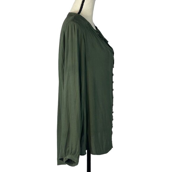 And Now This Large Top Button-Up Keyhole V-Neck Long Sleeve Hi-Low Pleated Green - Picture 4 of 10